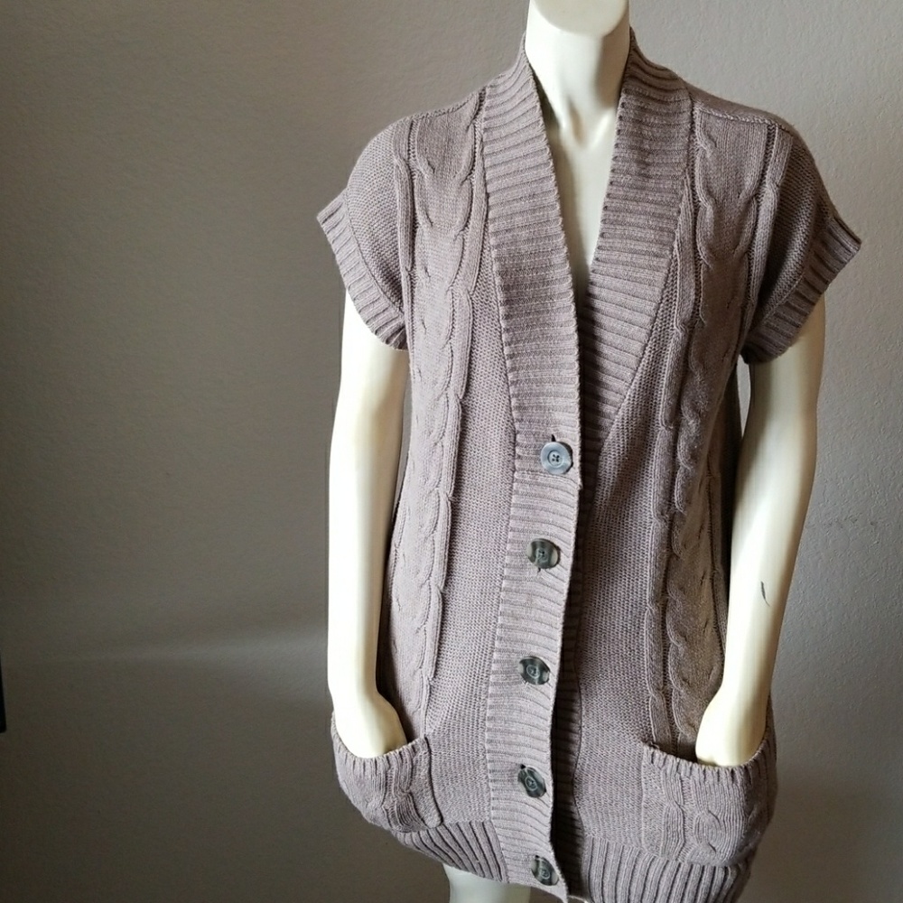 GAP Tunic Buttoned Down Sweater With Two Pockets